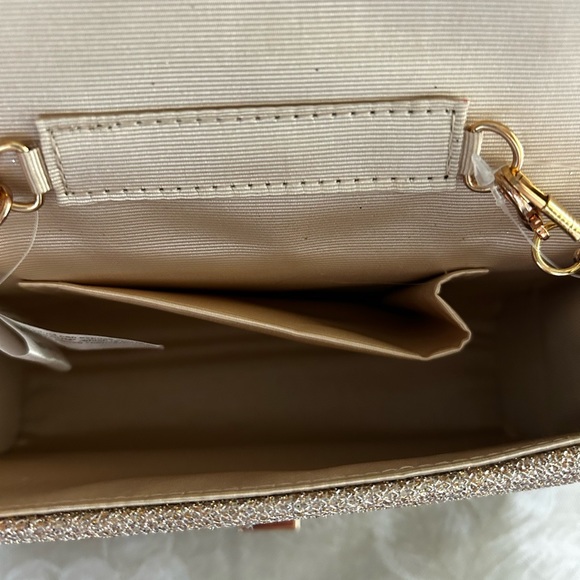 NWT women’s clutch. Gold. - Picture 3 of 5